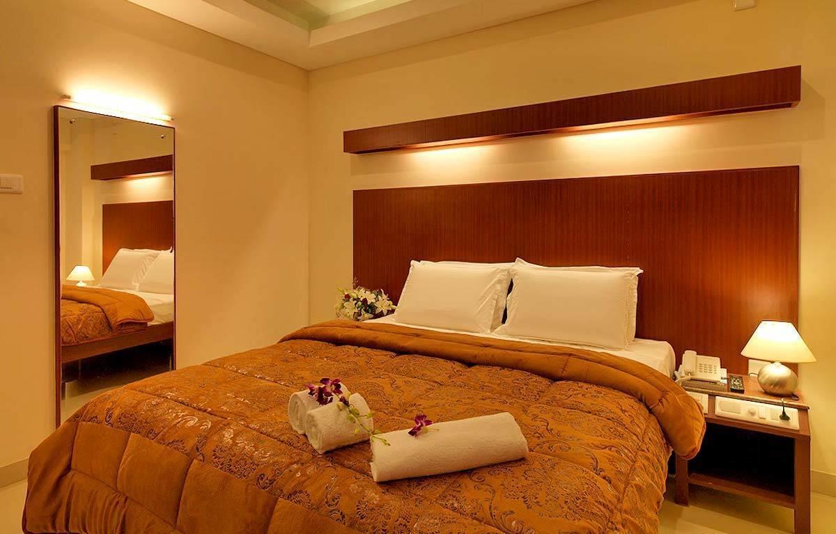 Dhanunjayas Luxury Hotel Hosūr Zewnętrze zdjęcie